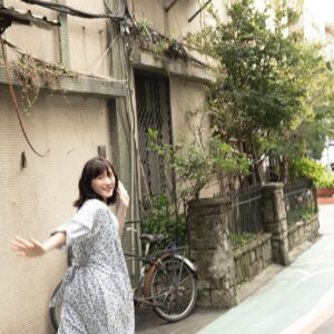 Haruka Ayase Instagram - 美味しいものをいただいたら、おしゃべりして、楽しくお散歩。その街の人たちや風景、空気を感じて。これぞ、旅の醍醐味！ 
#綾瀬はるか
#綾瀨遙
#佐内正史
#ハルカノイセカイ
#台湾
#台湾散歩
#LUMIXS1R