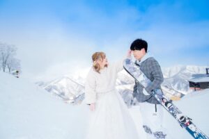 Haruka Yamazaki Instagram - Instagramのみんなも聞いて………

SHiNさんと結婚したよ～～～～！！！💍(旦那さまが型から製作中)💐

結婚メイキングと
みんなにお手紙↓↓↓(人 •͈ᴗ•͈)💌  ̖́-
https://youtu.be/u3mXn6WZXGU

📸  #asada_n
💄  #菅原利沙 
👸🏻 #あやと 
ご協力  #苗場スキー場