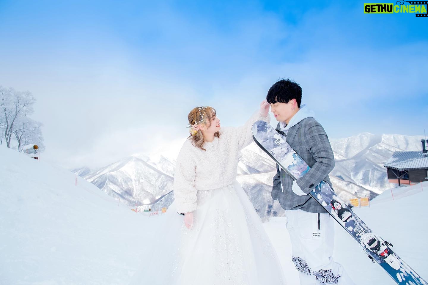 Haruka Yamazaki - 4.7K Likes - Instagramのみんなも聞いて………
SHiNさんと結婚したよ~~~~!!!💍(旦那さまが型から製作中)💐
結婚メイキングと
みんなにお手紙↓↓↓(人 •͈ᴗ•͈)💌 ̖́-
https://youtu.be/u3mXn6WZXGU
📸 #asada_n
💄 #菅原利沙
👸🏻 #あやと
ご協力 #苗場スキー場