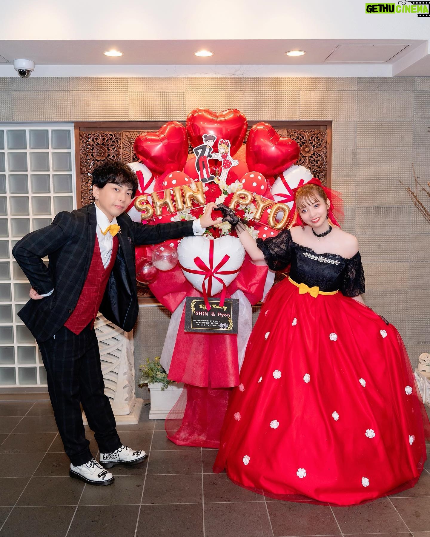 Haruka Yamazaki - 1.2K Likes - 6月26日の夜、
出来たら…
日付変わる瞬間をみんなと迎える顔出し誕生日生配信🎂やろうかなと思うんですが…
雑談ってやろうと思うと何話すか迷うから…
この投稿にコメントで質問しておいてくれたら出来る限り答えます🙆🫡
#バースデー配信
#誕生日生配信
さりげなくお色直しミッキーミニー風衣装インスタ初載せ🖤❤️💛