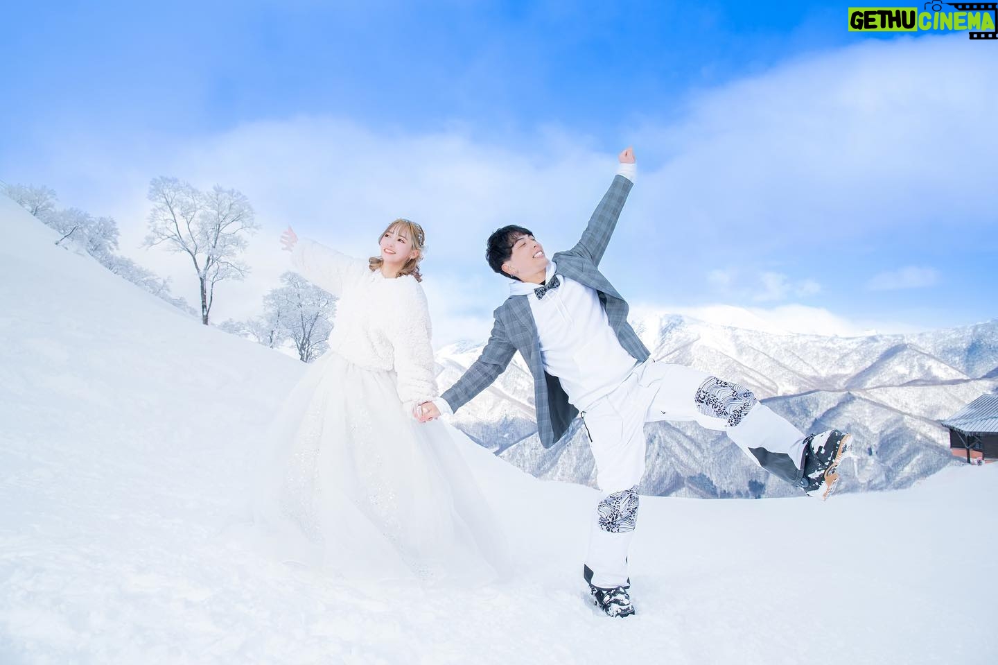 Haruka Yamazaki - 4.7K Likes - Instagramのみんなも聞いて………
SHiNさんと結婚したよ~~~~!!!💍(旦那さまが型から製作中)💐
結婚メイキングと
みんなにお手紙↓↓↓(人 •͈ᴗ•͈)💌 ̖́-
https://youtu.be/u3mXn6WZXGU
📸 #asada_n
💄 #菅原利沙
👸🏻 #あやと
ご協力 #苗場スキー場