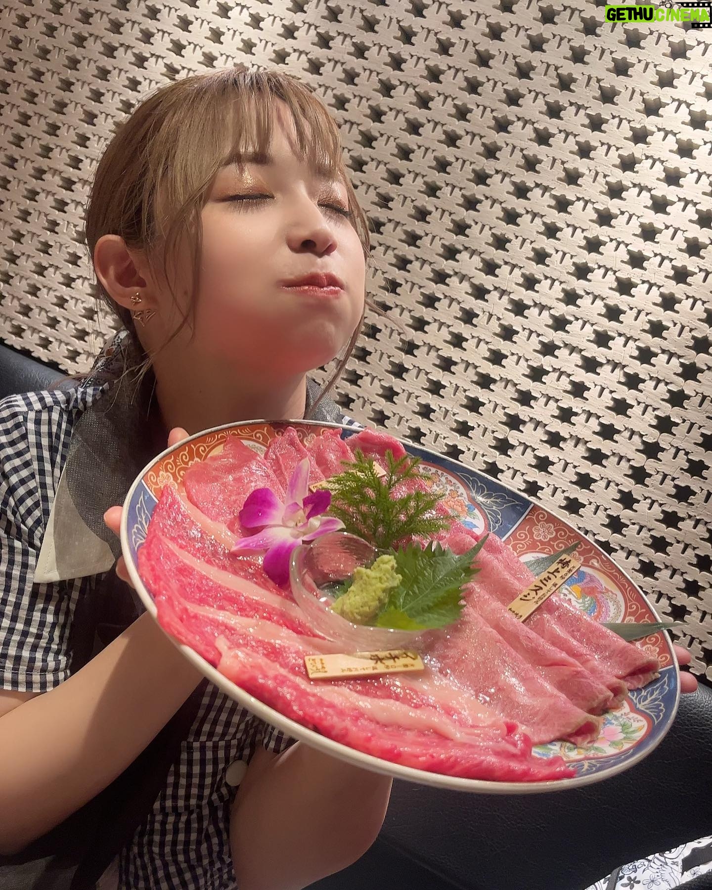 Haruka Yamazaki - 1.2K Likes - うひひひ美味しいお肉とお祝いしてくれたんだ〜🥩✨✨