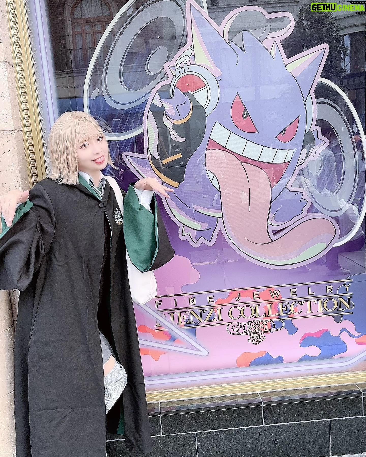 Haruka Yamazaki - 1.6K Likes - すべりこみハロウィンナイトUSJ🌎
BIOHAZARDクリア( *˙ω˙*)و グッ!
ゲンガーかわいい💜
素敵なフォトはたかみなが撮ってくれた📸
・
#biohazardre2 #harrypotter
#スリザリン #slytherin
#usjコーデ