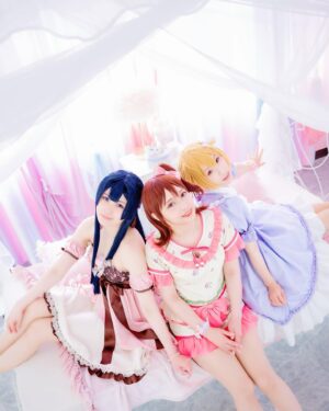 Haruka Yamazaki Instagram - Happy birthday未来ちゃん(♡´▽`♡)
(3人縦Ver)
＊
⚠️cosplay
静香、翼 お友達♡KちゃんSちゃん
📷 asada_nさん
衣装 あやとちゃん🫶