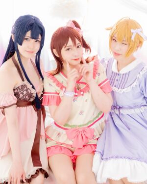 Haruka Yamazaki Instagram - Happy birthday未来ちゃん(♡´▽`♡)
(3人縦Ver)
＊
⚠️cosplay
静香、翼 お友達♡KちゃんSちゃん
📷 asada_nさん
衣装 あやとちゃん🫶