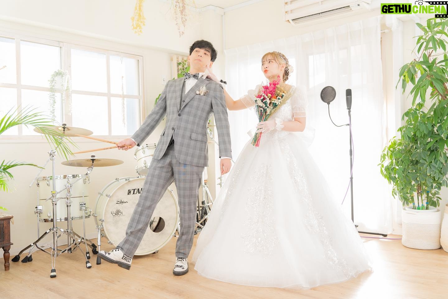 Haruka Yamazaki - 4.7K Likes - Instagramのみんなも聞いて………
SHiNさんと結婚したよ~~~~!!!💍(旦那さまが型から製作中)💐
結婚メイキングと
みんなにお手紙↓↓↓(人 •͈ᴗ•͈)💌 ̖́-
https://youtu.be/u3mXn6WZXGU
📸 #asada_n
💄 #菅原利沙
👸🏻 #あやと
ご協力 #苗場スキー場