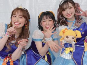 Haruka Yoshimura Instagram - Day2の曲のメンバー

① New bright stars
顔を合わせる所で一気に楽しくなっちゃう♪津田ちゃんがみんなの目をみようとめちゃん頑張ってくれた！！！！☆ 

②Star!!
誰も写真撮ろ〜とかいう感じじゃないので、直前に思い出して急いで撮った☺️この画素数が私達らしくてエモい

③私色ギフト
みんなの投票で歌う事が出来ました😭本当にありがとうございます！！
そして、私色ギフトのメンバー達には返せないくらいの恩でいっぱい😭

④Tulip
LiPPSのメンバーと普段は初期の頃じゃ考えられないくらい打ち解けた気がします🌷
そしてステージの上でとても頼もしい😭

（Day 1の曲は人数多くて撮れなかった😭）また、次の投稿でも写真いっぱいのせます〜