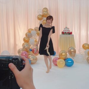 Haruka Yoshimura Instagram - パンフレット撮影の時の写真です。

パンフレットはクールめな写真ですが楽しく撮影しておりました◡̈

#シンデレラ10周年
#アイドルマスターシンデレラガールズ
