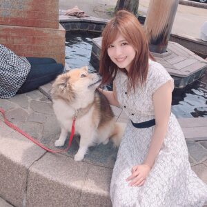 Haruka Yoshimura Instagram - 湯本❁

遊湯亭のフラ女将さんに案内して頂き 
たくさんの素敵な場所につれていってもらいました。
. 
駅前のきれいなお花を植えたり
童謡館の案内を
町の人がボランティアで行なっているみたいで
.
町の人みんなで作っている湯本が
さらに大好きになりました。
.
.
#福島 #湯本 #フラ女将 #遊湯亭 #足湯 #フライングベイビーズ