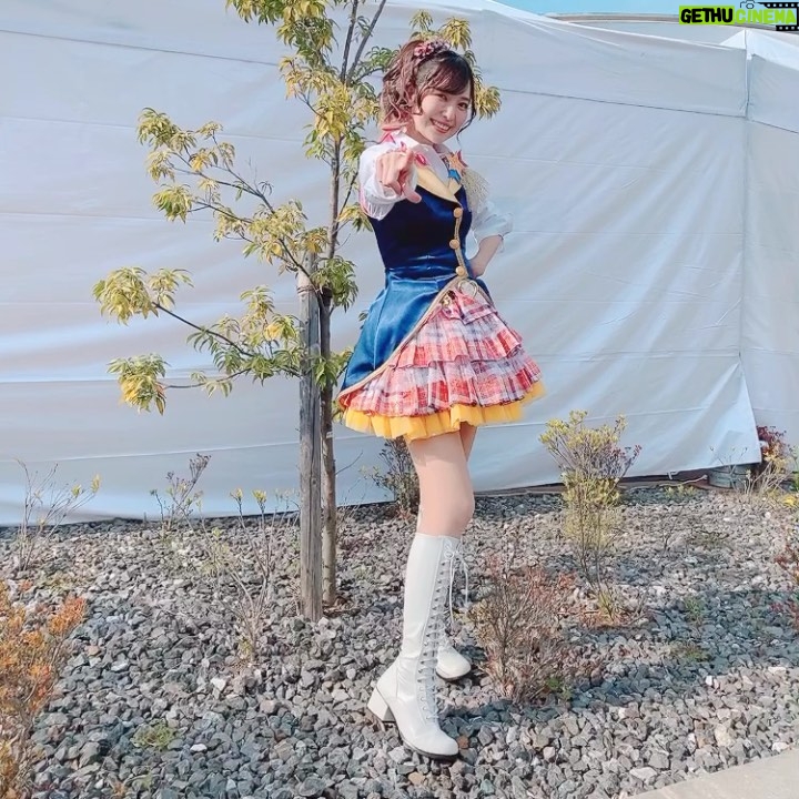 Haruka Yoshimura - 3.7K Likes - ❶GAL写真
原宿ギャルや、ちびっ子ギャル、壮大なギャルや、生まれた時からのGAL✌️
❷❸❹2ショット写真ー!
みんな素敵すぎたの…
ライブをみていて
こんな素敵な人達と仲間なんだなぁーって、なんだか泣けてきちゃう…。
芹亜と写真が撮れなかったんだけど、もらったアクスタをのせました!ずっと私に渡そうと持っていてくれたと思うとなんか胸がぎゅっとなる!ありがとうー!😭
❺みんなで撮った写真ー!
久しぶりに会えて嬉し楽しかった!💕もうほぼ同窓会だった!
もはや第二の故郷って感じ😂
❻1s tメンバーと撮った♡
このメンバーで歌えて嬉しかった😭
ふーりんといっぱい色んな写真撮ったんだけどお互い高確率でブレてておもしろい😂
❼マネージャーさんが撮ってくれた謎の動画
(ほんと謎!)
❽セレンディピティ✨
色んな思い出がつまった衣装
この後からオフ写真のつもりだったんだけど、お気に入りなので載せちゃう!
❾ちっすーと
いい笑顔でしょ?😉
そして、ちっすーのダンスは芸術だと思うの!
➓10周年の家族写真。
今回は私が子供ポジションです。
しかも、写真とろー!と言いつつ
場所を移動したら誰もカメラ持ってきてなくて笑った😂
たぶん、これで写真撮ってもらった人全員のせたと思う!!見落としてないかいっぱい確認したんだけど…なんせん枚数が多すぎで自分を探せてないかも!
のってないって人はすみませんが連絡くださいーーー🙇♀️💦めちゃくちゃ謝ります!!
そしてそして最後に
U149アニメ化おめでとうございますー!!
密かにずっとまりえってぃと
アニメ化を応援してました!!✨
こんな素敵な事が10周年ファイナルで発表されて私はも本当にうれしいです🙏💕おめでとうーー!!!
主題歌とか挿入歌とかエンディング曲とかこれからいっぱい大好きな曲が増えそうで楽しみです♫
これからも応援してますっ!!
#シンデレラガールズ
#シンデレラガールズ10周年
#u149