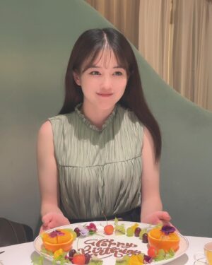 Haruna Muranaka Instagram - 今年も親友たちにお祝いしてもらった🥂
いつもありがとう🫶らぶ