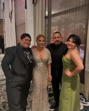 Harvey Guillén Instagram - Wow what a night.
Gracias @nhmc_org for the honor 

Y a todos por el amor y apoyo 🩷

Shout out to @marcalittlejohn for all the help 
Outfit @csiriano @cdimedonenyc 
Hair @creepycheekytiki 
Mug @romiemac_mkup