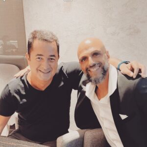 Hasan Yalnızoğlu Instagram - Zaman değişse de değişmeyen dostluğumuz...
#dost
