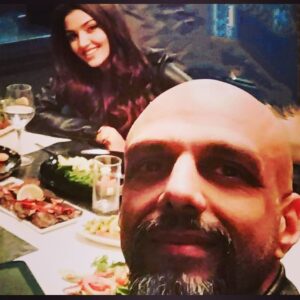 Hasan Yalnızoğlu Instagram - Set selfisi