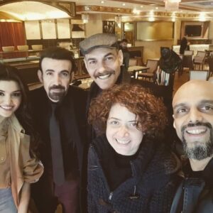 Hasan Yalnızoğlu Instagram - Önemli pazarlıklar söz konusu ,
Bu salı TRT 1 de saat 8:00 de .. Kaçırmayın..
#diziler #dizi #dizifilm #dizifilmreplikleri #turkdizi@halkadizisi @halkadizi @halka.trt1  #halka #action #actorlife #actionfigures #karakedi #ontario #contraction #dance #modeling #sportscar #sports
#sporcu #sportlife