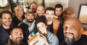Hasan Yalnızoğlu Instagram - Günün selfisi.
@volkankocaturk Hocam inanın çok özledim :)
Kısa sürede çok yol kat etmek bu olsa gerek ,
İyiki tanıdım sizi.
Dost "HALKA" m'a bir kişi daha eklenmiş oldu.
Önce yakınları almasanızda :),ben de zararın neresinden döndüm hani...
Herşey için teşekkürler..
Gittiğiniz her yere ışığınızla ve tecrübemizle güzellik katmaniz dileğiyle ,ve görüntüye hayat veren @mtntrg şimdiden özlendiniz sevgiyle ve huzurla..............
#diziler #dizi #dizifilm #dizifilmreplikleri #turkdizi @halkadizisi @halkadizi @halka.trt1  #halka #action #actorlife #actionfigures #karakedi #ontario #contraction #dance #modeling #sportscar #sports
#sporcu #movies #film #oyuncu #serials #handeerçel #serkancayoglu #hazalsubaşı #actor