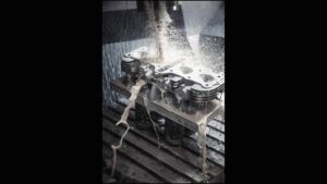 Hayato Ichihara Instagram - 愛機(kawasakiZ1)のエンジンの組み立てが始まった。

自らの手で鋳型を作り鋳造し、この過程でしか施せないやり方で自分の名前を加えたシリンダーヘッドはたまらなく痺れる。

JMCとPAMSが徒党を組んで生み出したシリンダーヘッドは本気でたまらない。

CTスキャンをはじめ、3次元測定器や５軸マシニングセンタで精密な品質テストや高度かつ限りなく繊細な技術を駆使して純度100%の日本国産の技が魅せる、引張り強さ、耐力、疲労強度、耐腐食性や機械的強度と放熱性の向上、さらにポート加工での吸排気効率の向上やバルブ加工、カムホルダー加工…etcなど、川崎重工業の職人達が生み出したZのエンジンの潜在的な力を余すこと無く引き出し可能性を見せてくれた‼︎…これは革命だ。

今回、1200ccへのボアアップ、ツインプラグ化などに踏み出し、キャブも変えエンジンを黒く塗装した…それを自らの手で組み立てる。

…理解なんていらない。完全に自己満の世界かもしれない。
分かる人には分かる。これがどれだけ魅力的なことか！

生まれ変わる愛機が楽しみで仕方ない。

もう少し。

火を入れるまで、あと、もう少しだ。
#kawasaki
#z1
#エンジン組み立て
#シリンダーヘッド