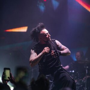 Hayko Cepkin Instagram - 25-03-22 @maskbeach 🤘☠️🤘
