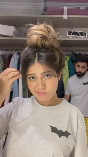 Hazem Ehab Instagram - كل تفصيلة صغيرة بتفرق، لما الموضوع يتعلق بصحة شعرنا.

عشان كدة ولأول مرة راش براش @rushbofficial عملت فـرش شعر من الخشب الطبيعي 100%.

لطيفة على فروة الرأس، سهلة الاستخدام، صديقة للبيئة، مناسبة لكل أفراد العيلة وكل أنواع الشعر حتى حديثي الولادة 🤗 

التوصيل مجانًا وضمان لمدة 3 سنين 
وعشان تعرفوا تفاصيل أكتر عنهم اتصلوا على: 19698

#يومك_ميبدأش_إلا_بيها

When it comes to hair care, every single thing that you do matters.
So Rush Brush®️ introduces hair brushes to their line of products.

Gentle on the scalp, easy to use, and eco-friendly, the new wooden brushes from Rush Brush®️ are not just for women. They are for women, men, kids, and even newborns. A reliable, indispensable, and great brush just for you. 🤗

They offer free delivery and their brushes come with a 3-year warranty. 
Hotline: 19698

#ReadyForToday @rushbofficial