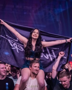 Headhunterz Instagram - For my very last show on the 23rd of December in Tilburg I’m gonna give away some tickets and meet & greets. Share your best memory with me in the comments below and we might see each other next week 🧡