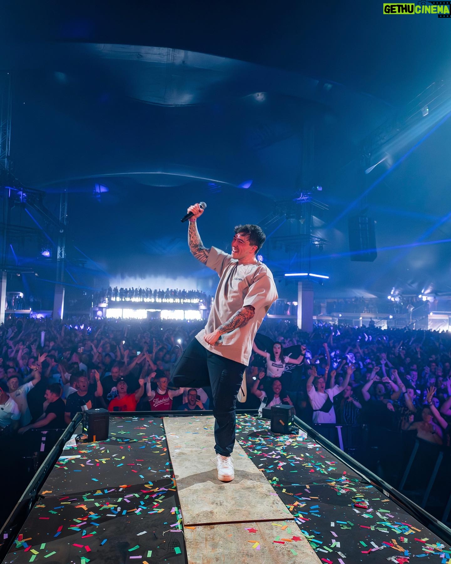 Headhunterz - 15.7K Likes - For my very last show on the 23rd of December in Tilburg I’m gonna give away some tickets and meet & greets. Share your best memory with me in the comments below and we might see each other next week 🧡