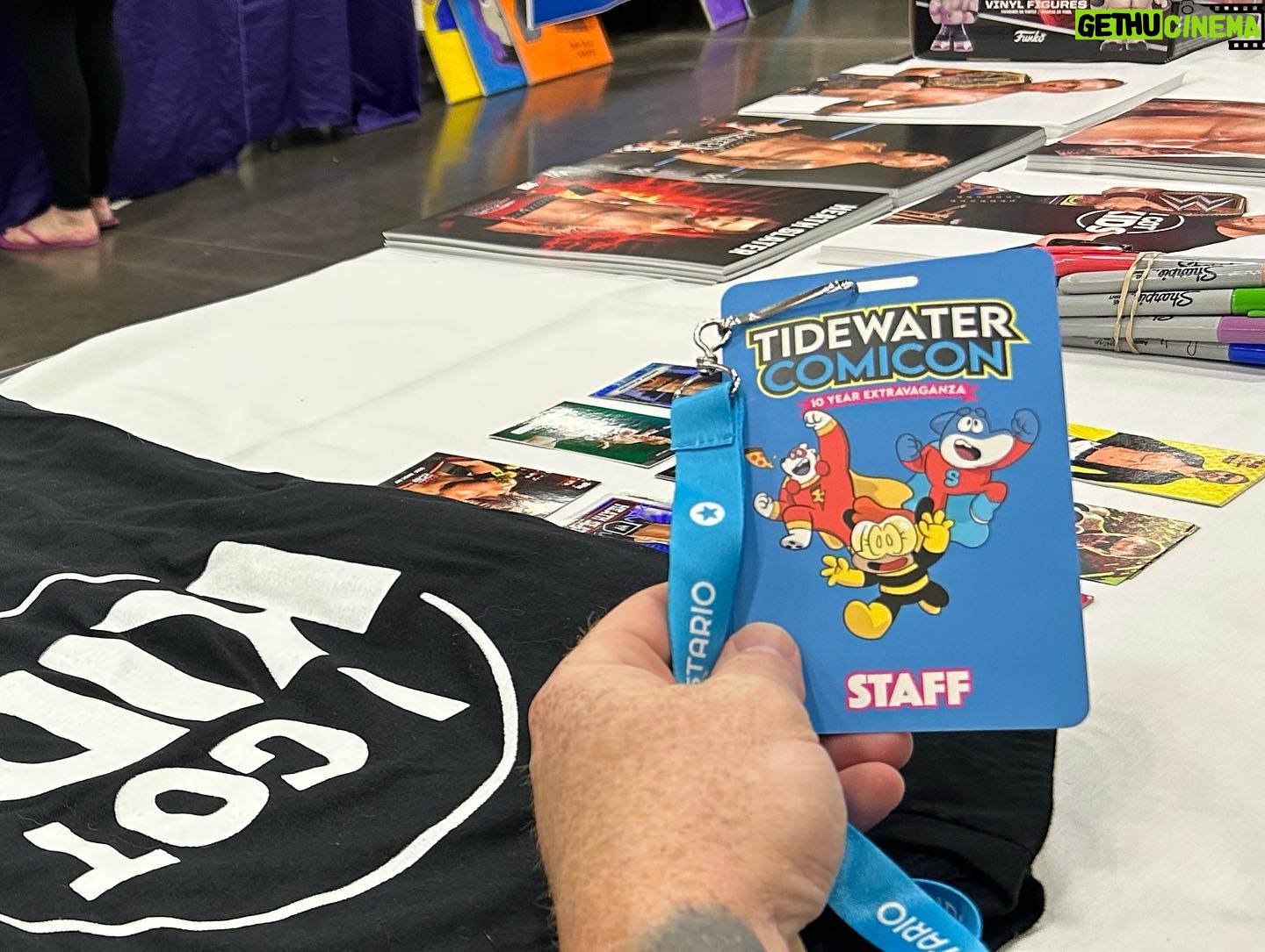 Heath Miller - 393 Likes - Good times @tidewatercomicon #heath #wasinthehouse #redheadrebel #ohbaby #tidewatercomicon #funtimes #lovepeoplewatching #haha #ohboy #somuchtosee #somuchtodo #prettydamncoolman