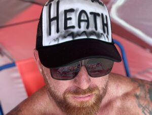 Heath Miller Instagram - @2countmama family hats for the beach. #beachhat #beachhats #family #familyhats #airbrush #airbrushhats #daytona #daytonabeach