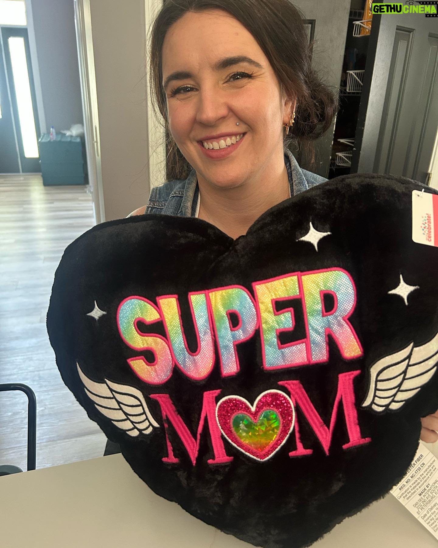 Heath Miller - 324 Likes - Happy Mothers Day @2countmama you are amazing in so many ways. Thanks for being an amazing mother. #happymothersday