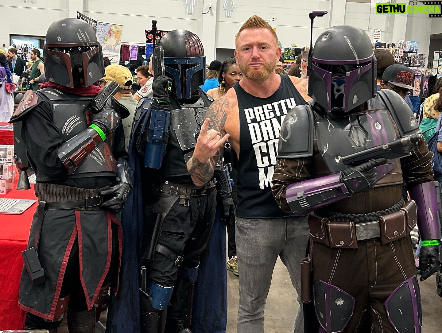 Heath Miller - 393 Likes - Good times @tidewatercomicon #heath #wasinthehouse #redheadrebel #ohbaby #tidewatercomicon #funtimes #lovepeoplewatching #haha #ohboy #somuchtosee #somuchtodo #prettydamncoolman