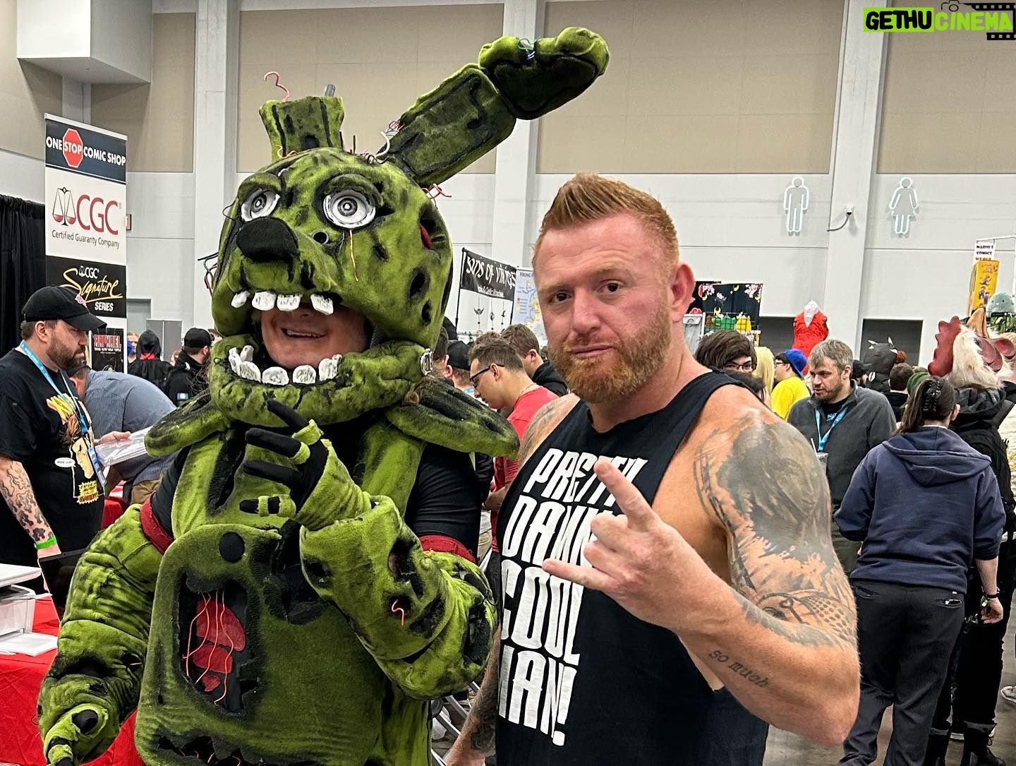 Heath Miller - 393 Likes - Good times @tidewatercomicon #heath #wasinthehouse #redheadrebel #ohbaby #tidewatercomicon #funtimes #lovepeoplewatching #haha #ohboy #somuchtosee #somuchtodo #prettydamncoolman