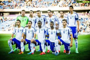 Heathcliff Janusz Iwanowski Instagram - Palestyńska próba czerwonej kartki dla Izraela na Letnich Igrzyskach Olimpijskich w Paryżu nie powiodła się. 

Drużyna piłkarska Izraela będzie brała udział w Igrzyskach Olimpijskich pomimo próby arabskiego zakazu ich udziału. 

Na szczęście Olimpiada odbywa się we Francji, a nie jak w Katarze za łapówki Mundial 2020. Gdzie Arabowie budowali stadiony, jak faraonowie piramidy na niewolniczej i często śmiertelnej pracy ludzi z Azji. 

Ale! 

Palestyńskie Stowarzyszenie Piłkarskie zaapelowało do FIFA o zakazanie Izraelowi udziału, argumentując naruszenia praw człowieka. FIFA przełożyła decyzję na 31 sierpnia, co pozwoli Izraelowi grać w Paryżu od 26 lipca do 11 sierpnia.

I tak jest non stop. 

Izraelskie osiedla w West Bank są rzekomo nielegalne, Palestyńczycy nie życzą sobie żadnych Żydów jako sąsiadów, bo nie są muzułmanami. I dlatego też chcą likwidacji Izraela. 

Do tego "Międzynarodowy Trybunał Sprawiedliwości @cij_icj w Hadze podjął antysemicką pogląd, że tak jest. Teraz "ustalili", że Żydom nie wolno mieszkać w West Bank. Za rok "zawyrokują, że Żydzi nie mogą żyć w Izraelu. 

Już w 2005 roku z Gazy siłą wysiedlono wszystkich Żydów wraz ze zmarłymi, bo Palestyńczycy nie życzyli sobie żydowskich cmentarzy. Mimo, że w Izraelu żyje 2 miliony Arabów i muzułmanów bez żadnego problemu.

Teraz Palestyńczycy nie życzą sobie, aby Izrael uczestniczył w Igrzyskach Olimpijskich i koniec. I antysemici na Zachodzie oczywiście z zachwytem to popierają. 

Zobaczymy co kumple @adrianzandberg we Francji z lewicy Melenchona odstawią podczas tych francuskich Igrzysk. Ile samochodów podpalą, żydowskich domów i sklepów?

Oby na wzór bożyszcza terrorysty - Yasera Arafata- polskiej lewicowej partii Razem, nie wpadło im do głowy zorganizować drugie Monachium z 1972 roku. 

#olimpiadas #paris2024 #israel #BringThemBackHomeNow #AmYisraelChai