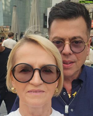 Heathcliff Janusz Iwanowski Instagram - Moja piękna żona.

#wife #żona