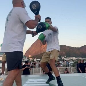 Hebert Conceicao Sousa Instagram - O treino aberto foi um sucesso!
Se você não compareceu, agora terá a oportunidade de prestigiar a última encarada antes do GRAN FINALE.
Amanhã, às 18h, na PRAÇA DA BALEIA-FARIA LIMA/SP
Não percam!! 
@spaten_br 

#granfinale #spaten #bebacommoderação