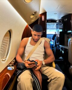 Hebert Conceicao Sousa Instagram - SP✈️RJ
Treino aberto Spaten Fight Night
Aterro do Flamengo 09/06 16h
Aberto ao público✅

#spatenfightnight #estilospatendeserforte #bebacommoderação