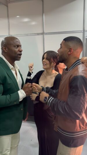 Hebert Conceicao Sousa Instagram - Visita do grande @terrycrews no vestiário do campeão! 🤩
#spatenfightnight