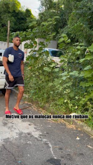 Hebert Conceicao Sousa Instagram - Ainda bem que era só informação 🤣

#reels #instagram #humor #boxing
