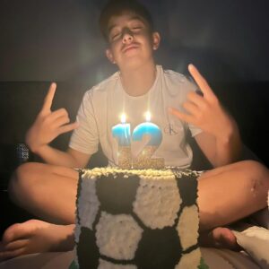 Héctor Herrera Instagram - Hace 12 años llegaste a bendecir nuestra familia y enseñarnos muchas cosas sobre la vida mi rey, te amo con todo mi corazón !!! FELIZ CUMPLEAÑOS DAVIDSIN 🥳🎂