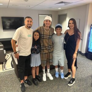 Héctor Herrera Instagram - HH Y PP 
#🦊 #🕷️ #👨‍👩‍👧‍👦