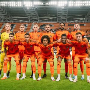 Héctor Herrera Instagram - Derrota complicada la de ayer pero no queda mas que seguir luchando 💪🏻 vamos por la semifinal de copa y los playoffs de la MLS 👊🏻⚽️ VAMOS DYNAMO! 🦊