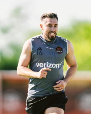 Héctor Herrera Instagram - HH 2.0. Coming soon 🤘🦊🤘