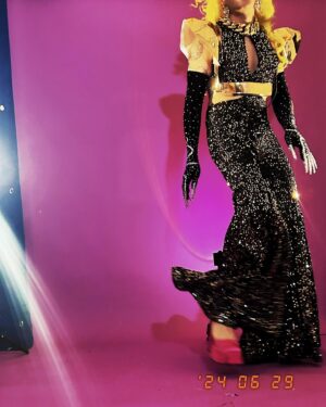 Héctor Trejo Instagram - Hace unas semanas nació del vientre de @andromeda.xt a alguien que ansiaba conocer. Hola Stacy Malibully ✨💕 autora, posible asesina y campeona nacional de macramé.

Estás solo es un dump de un video que sacaremos muy pronto pero de que volverán a ver a S. Malibully, la volverán a ver. 

Feliz navigay chaves 🌈✨