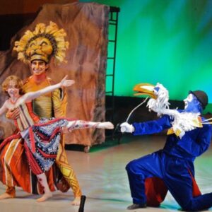 Héctor Trejo Instagram - Hoy #díamundialdelteatro hago un vistazo al pasado y al presente. Gracias por cada escenario, cada tercera llamada y cada personaje que he habitado que no solo me han hecho un mejor artista, si no un mejor ser humano.

Gracias teatro por tanto. 
Gracias a todos los que se entregan a él.
Gracias vida por permitirme subir a escena. 🎭