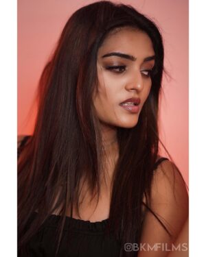 Heena Rai Instagram - Don’t Make Unworthy people priority in your life.

Shot by @bkmfilms 
@kavitha_makeup_artisty 
#photography #love #poseoftheday #pictures #pick#luxurylifestyle #funtimes #happylife #blacklove #blackcolor #smokyeyes #beauty #beautywithapurpose