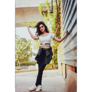 Heena Rai Instagram - None can destroy iron, But it’s own rust can!
Like wise none can destroy a person,
But it’s own mindset can.

@datta.foto 
@styling.your.soul 

#coolpictures #photography #cool #instoreapp #coolpic #photooftheday #coolpics #photoshoot #nature #art #amazing #beautiful #instagood #shots #photo #coolphotos #love #coolpicture #naturephotography #photographyshop #photographer #artist #instagram #likeforlikes #photos #fun #picoftheday #pictures