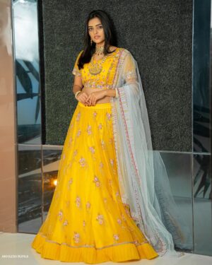 Heena Rai Instagram - A yellow dress can make even the darkest of days filled with sunshine!

In Frame : @heenaraiofficial 
Outfit : @bhargavi.amirineni 
Jewellery : @vajrjewels 

Dm for shoot enquires
@akhileshrupaji

.
.
.

#love #yellow #outfit #fashion #style #actor #celebrity