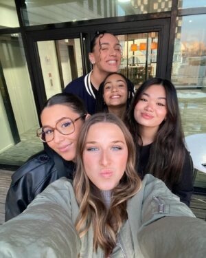 Héléna Bailly Instagram - Retour sur les backstages du gnocchi 🤭