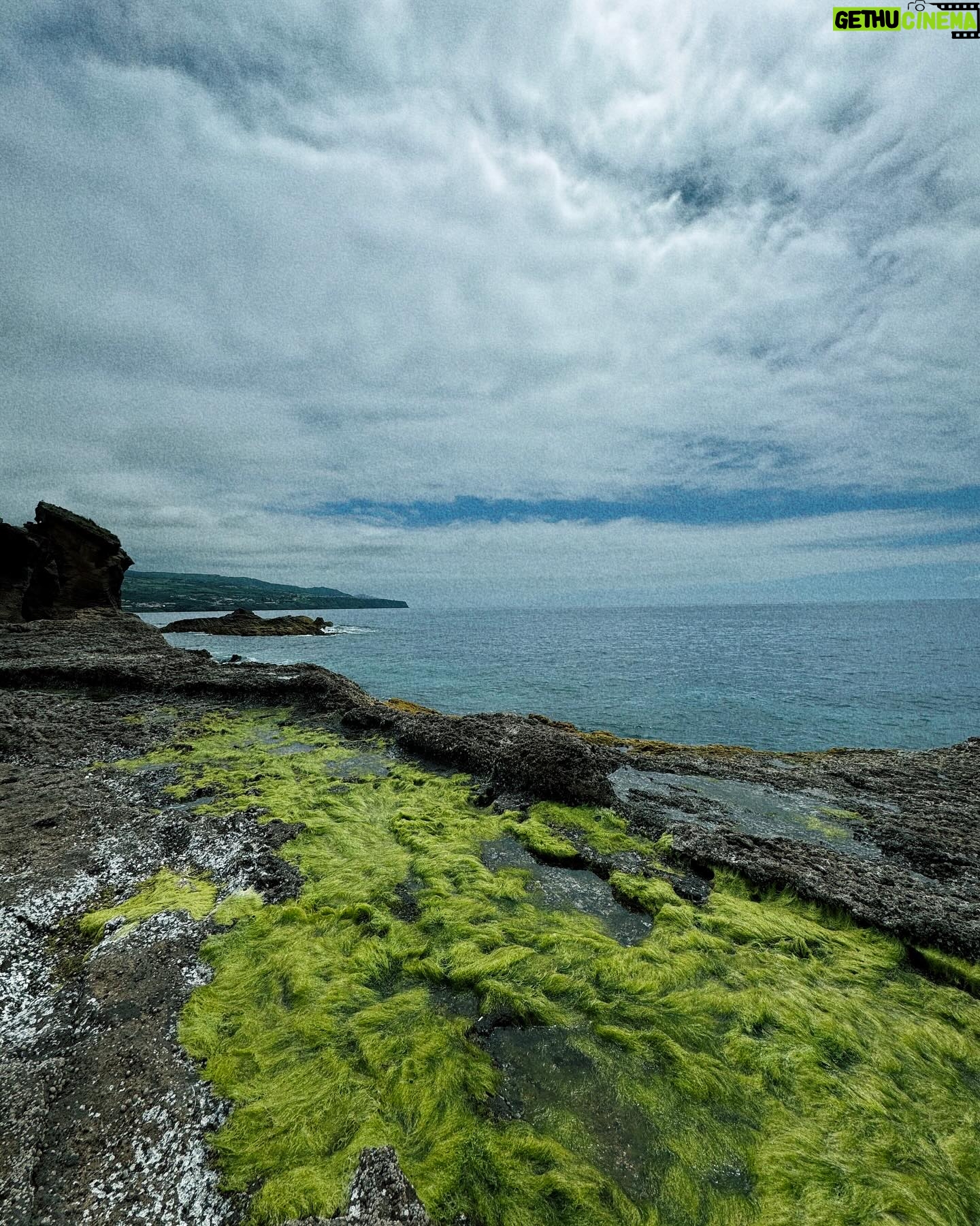 Helena Caldeira - 6.3K Likes - Life lately in Azores, but only outside the scenes.
Behind the scene you’ll get later.