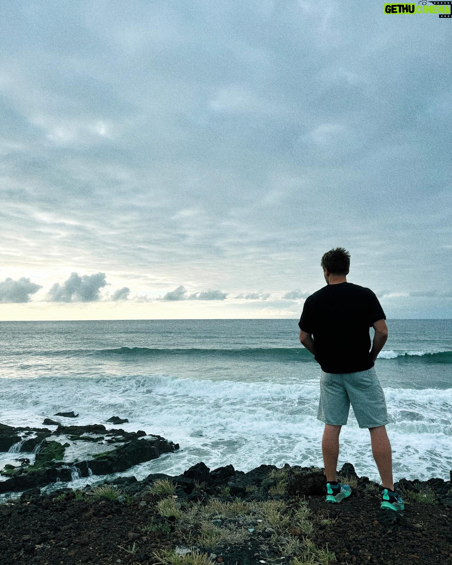 Helena Caldeira - 6.3K Likes - Life lately in Azores, but only outside the scenes.
Behind the scene you’ll get later.