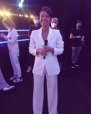 Hélène Mannarino Instagram - J-2!!! Rendez-vous Samedi 14 août sur @tf1 à 21h05 pour notre deuxième Grand Quiz , autour de la culture Télé ! À samediiii 🎉🎉🎉🎉avec @aljofficiel  @valoulagitane @licatachristophe @helenesegaraoff @edgar_yves @terencetelle !!! 

#legrandquiz #tf1 #prime #impatience

Cc @geraldine_balthazard_stylist @sophie_labiche @philippetristanniel 

@degrootejulien @juliehertig @fredo1975 @leopoldine @alexandreduarte__