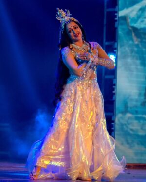 Hema Malini Instagram - A few images of my 'close to heart' dance ballet - GANGA.  A subject that traces the holy rivers journey from the Vedic times till today.  Happy Ganga Dussehra....

#happygangadussehra #danceballet #ganga